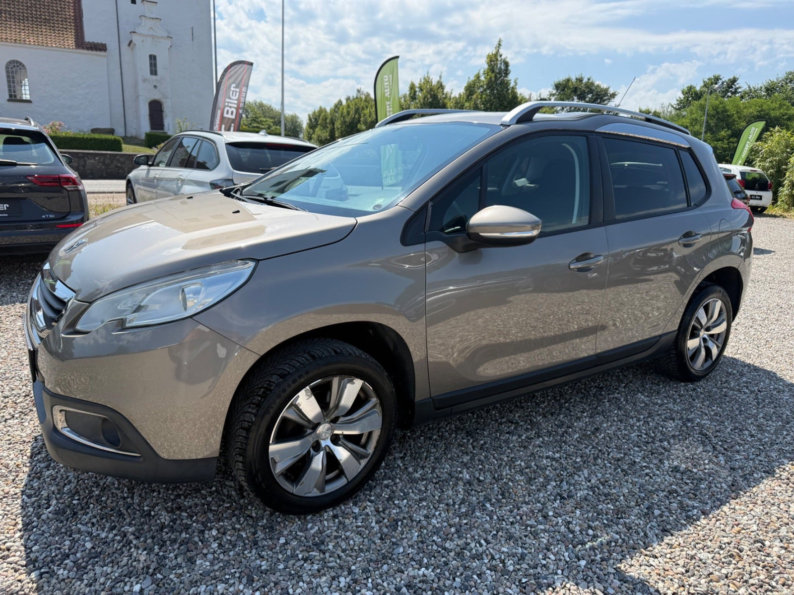 Orange Peugeot 2008 fra 2014