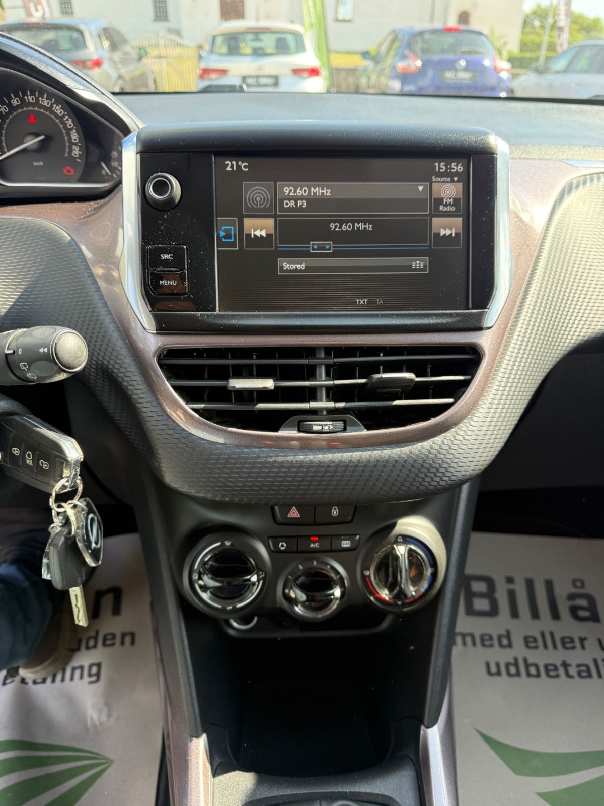 Orange Peugeot 2008 fra 2014