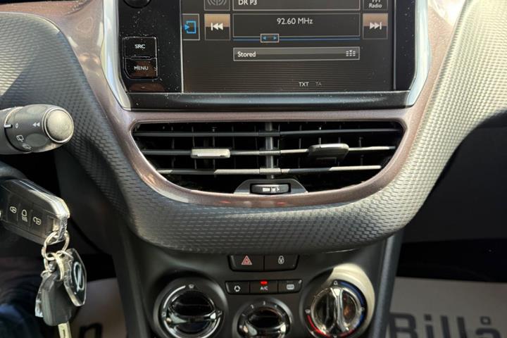 Orange Peugeot 2008 fra 2014