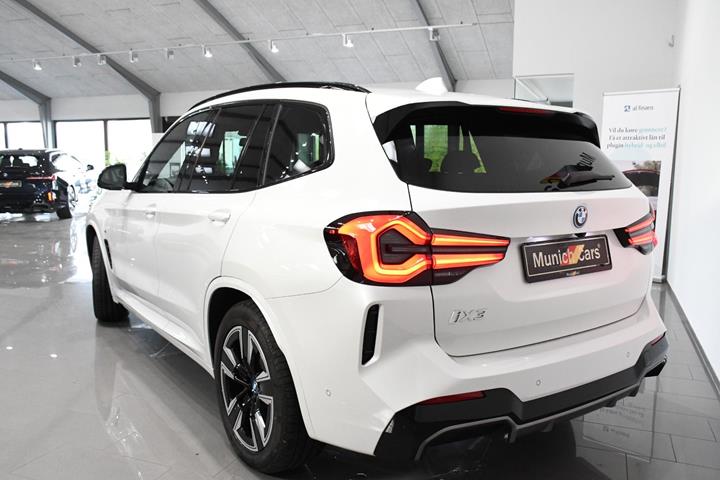 Hvid BMW iX3 fra 2024