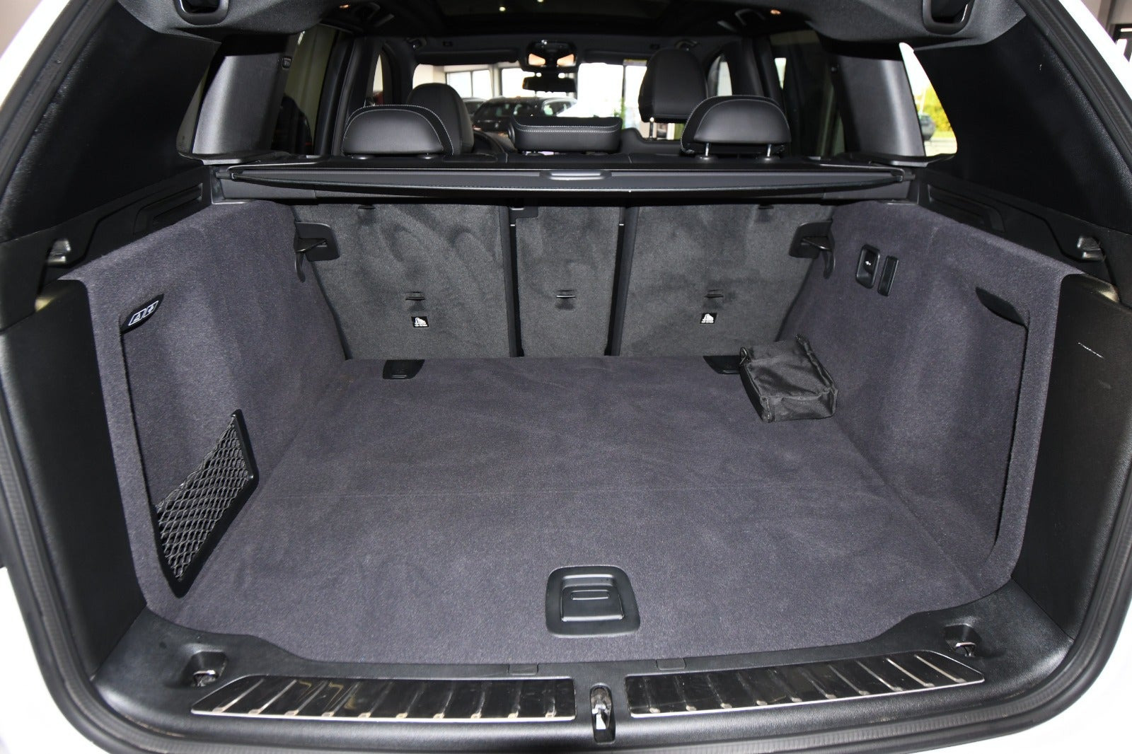 Hvid BMW iX3 fra 2024