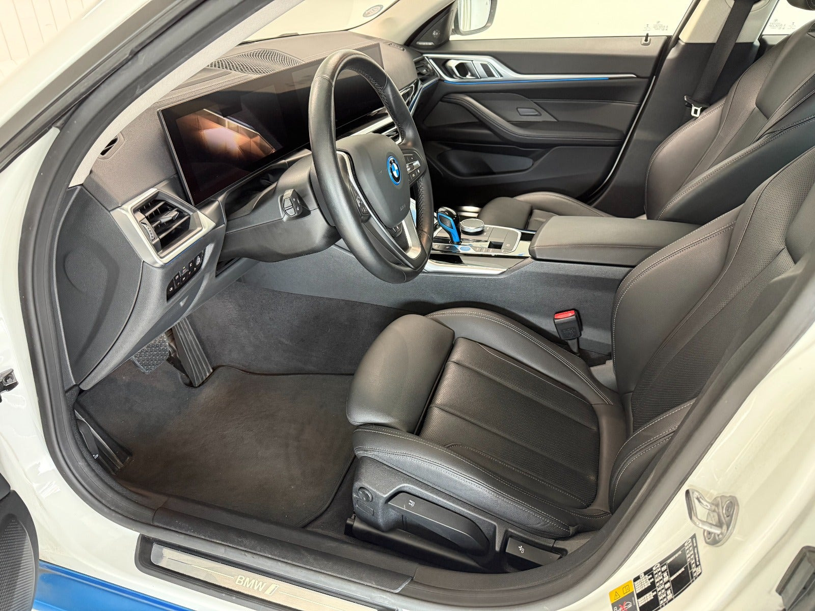 Hvid BMW i4 fra 2022