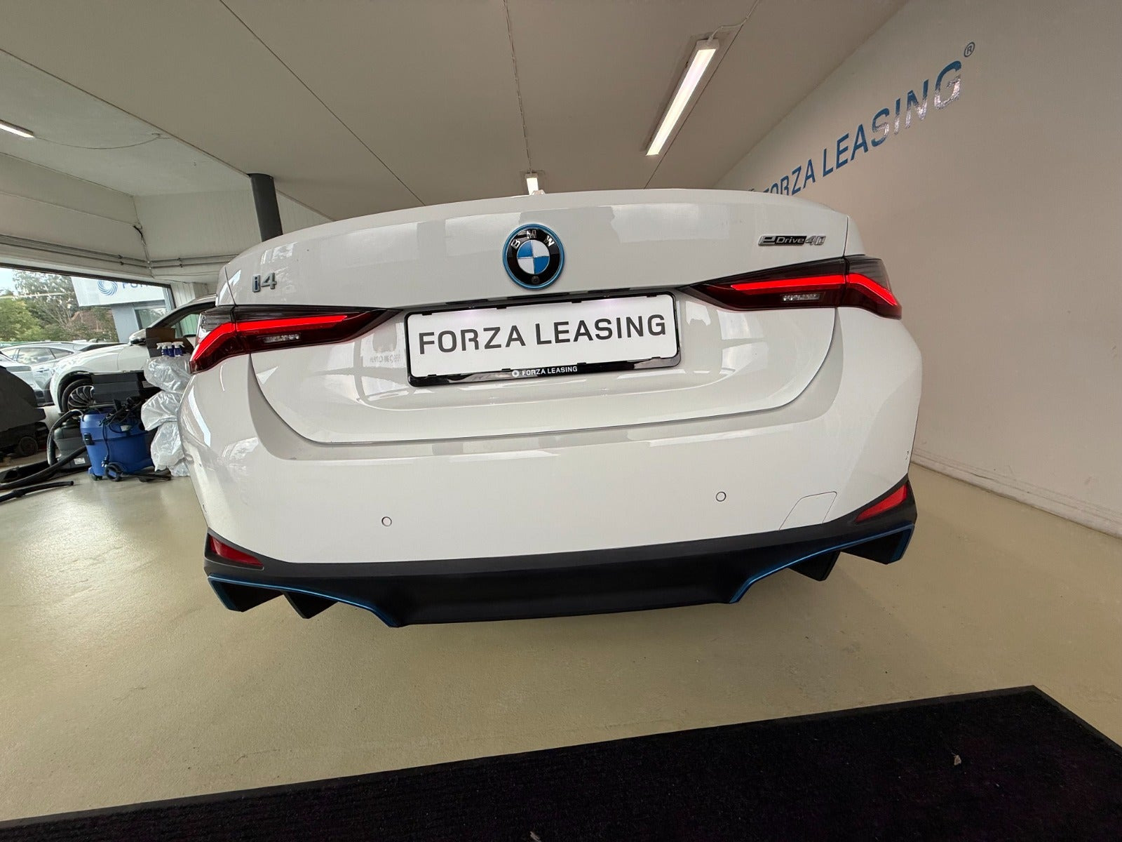 Hvid BMW i4 fra 2022