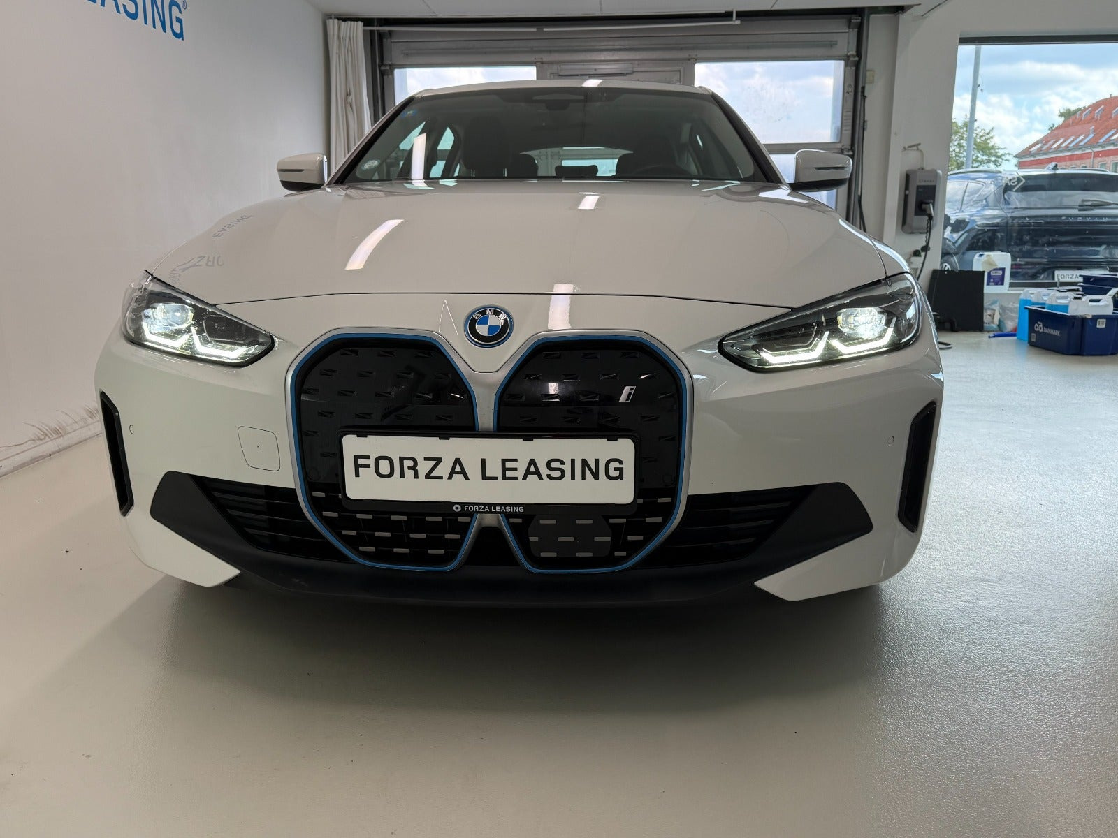 Hvid BMW i4 fra 2022
