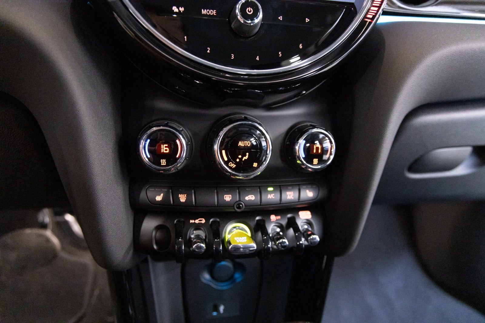 Grøn Mini Cooper SE fra 2023