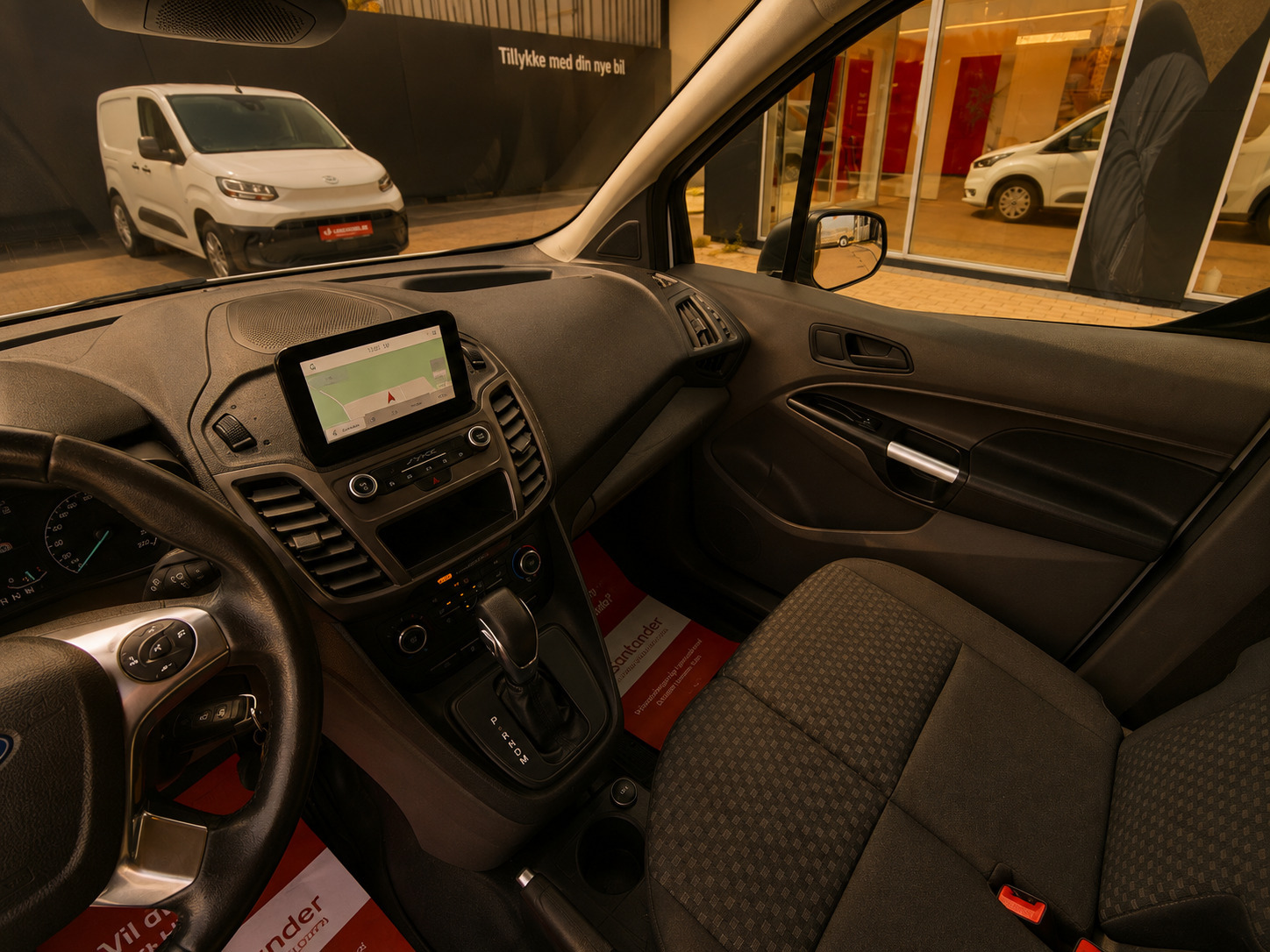 Hvid Ford Transit Connect fra 2018