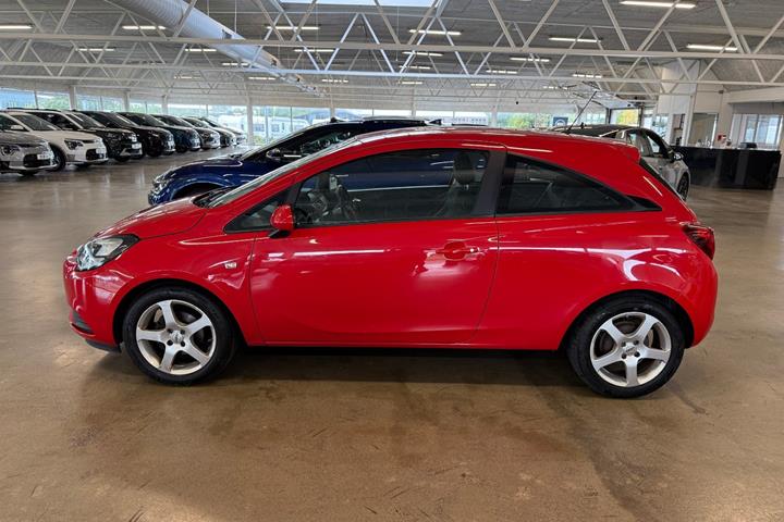 Rød Opel Corsa fra 2016