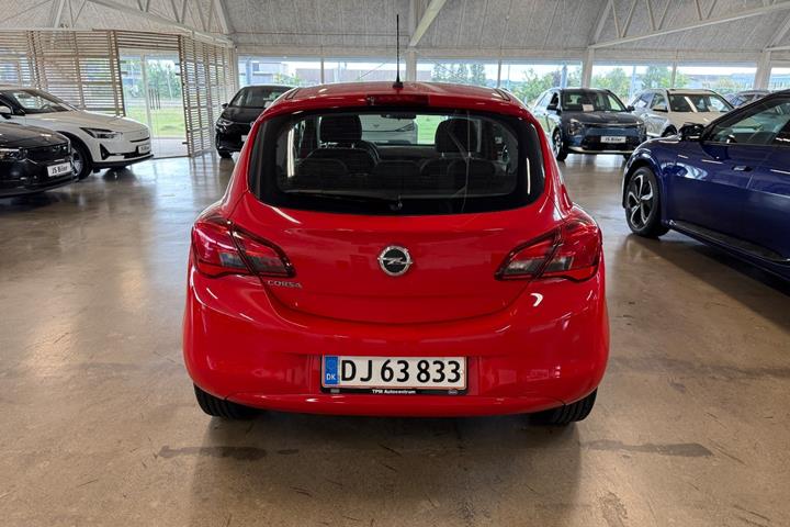 Rød Opel Corsa fra 2016