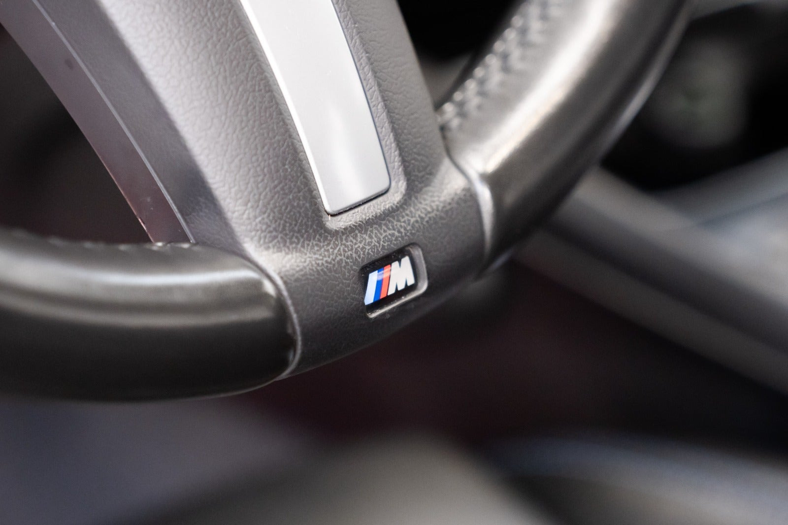 Hvid BMW 118i fra 2019