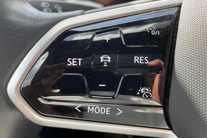 Beige VW ID.4 fra 2021