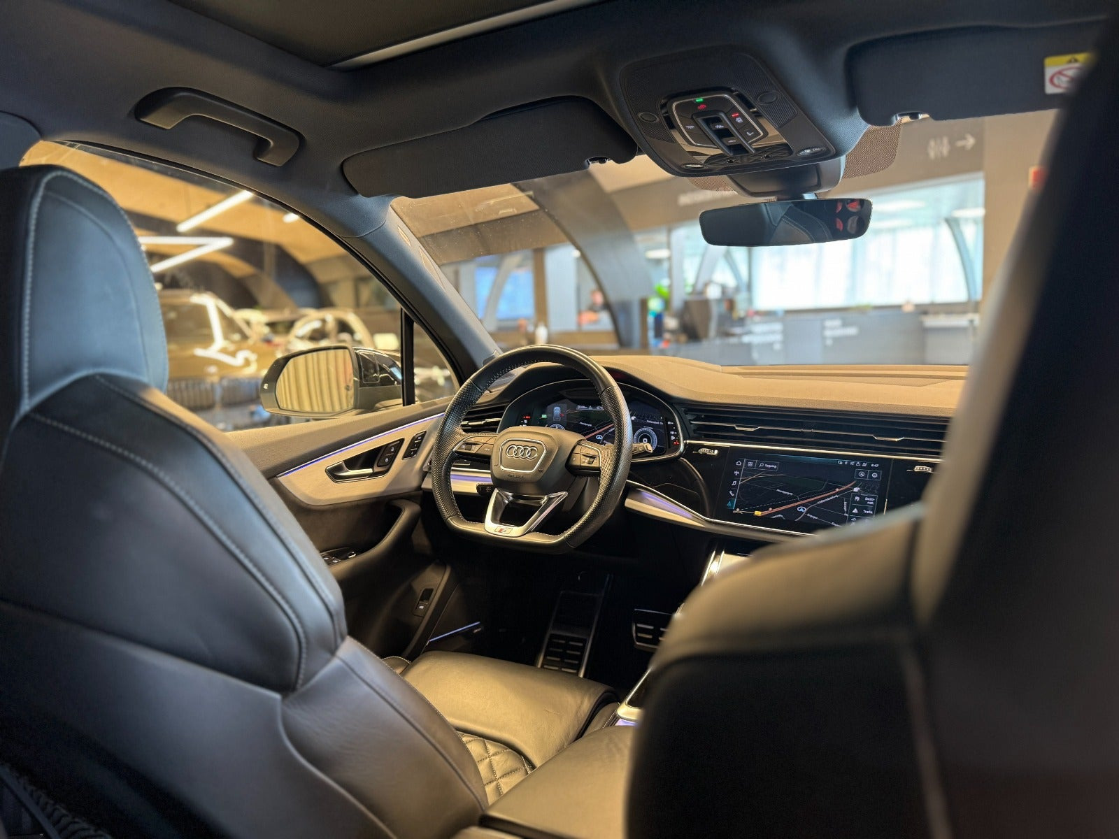 Grå Audi Q7 fra 2020
