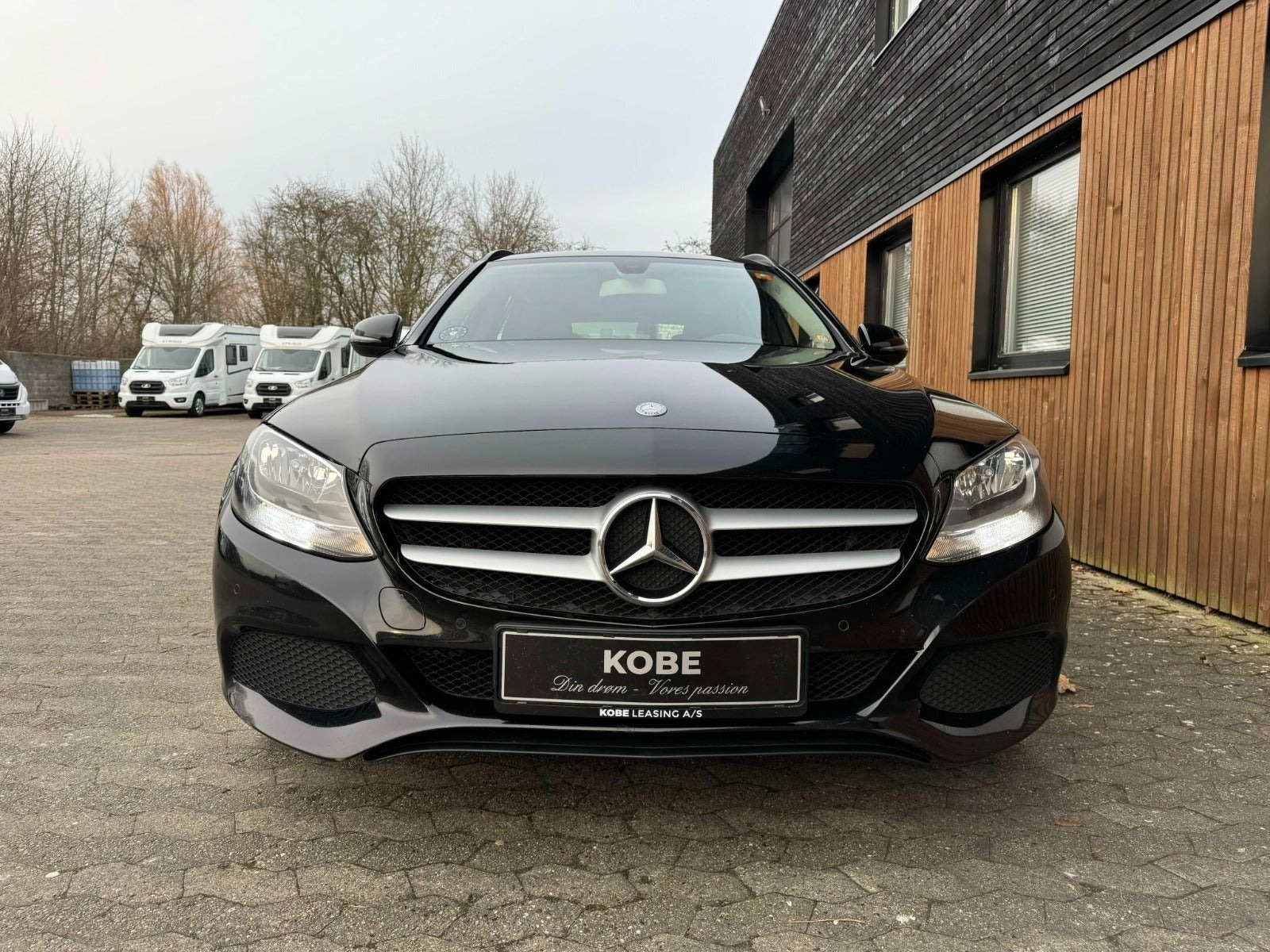 Sort Mercedes C220 d fra 2016