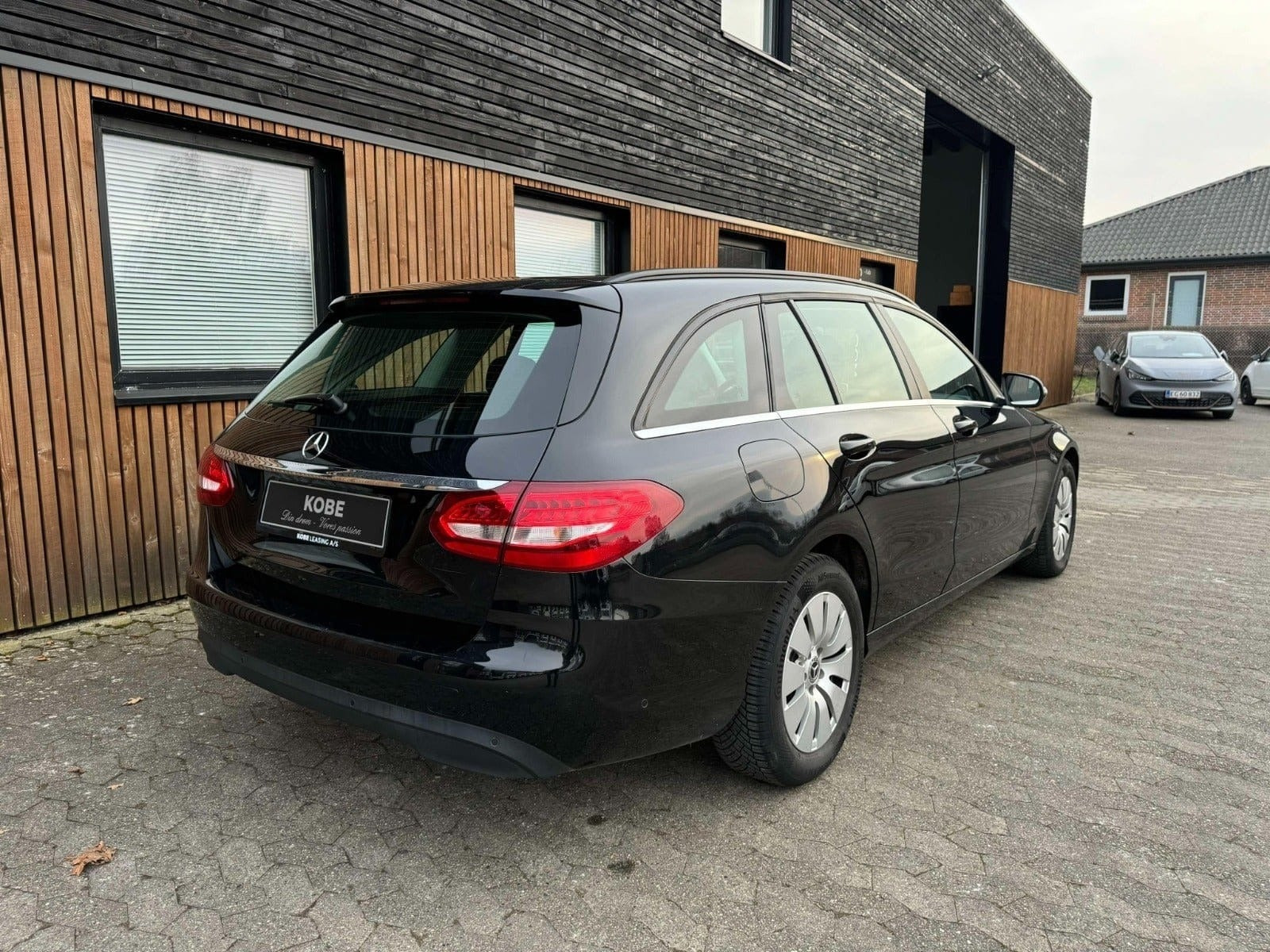 Sort Mercedes C220 d fra 2016
