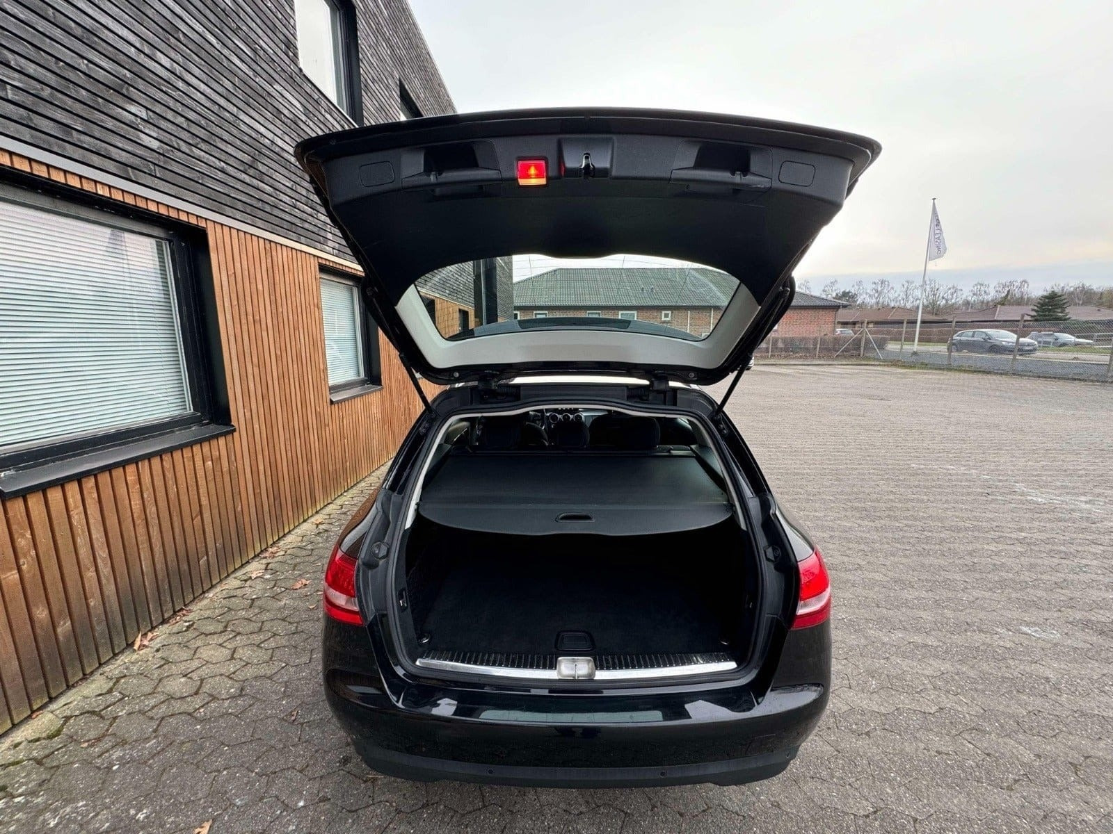 Sort Mercedes C220 d fra 2016