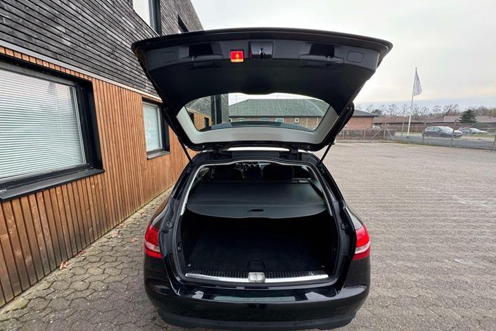Sort Mercedes C220 d fra 2016
