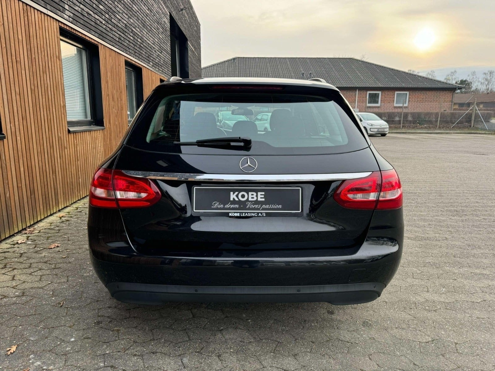 Sort Mercedes C220 d fra 2016