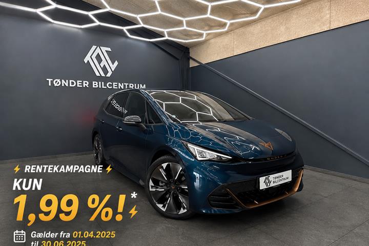 Blå Cupra Born fra 2025 set udefra