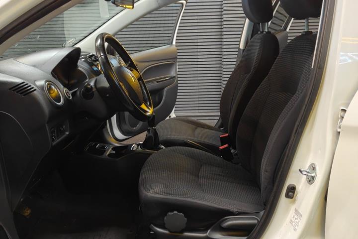 undefined Mitsubishi Space Star fra 2015
