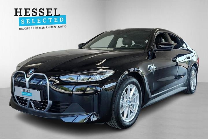 Sort BMW i4 fra 2022 set udefra