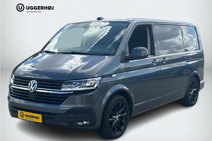 Grå VW Transporter fra 2022