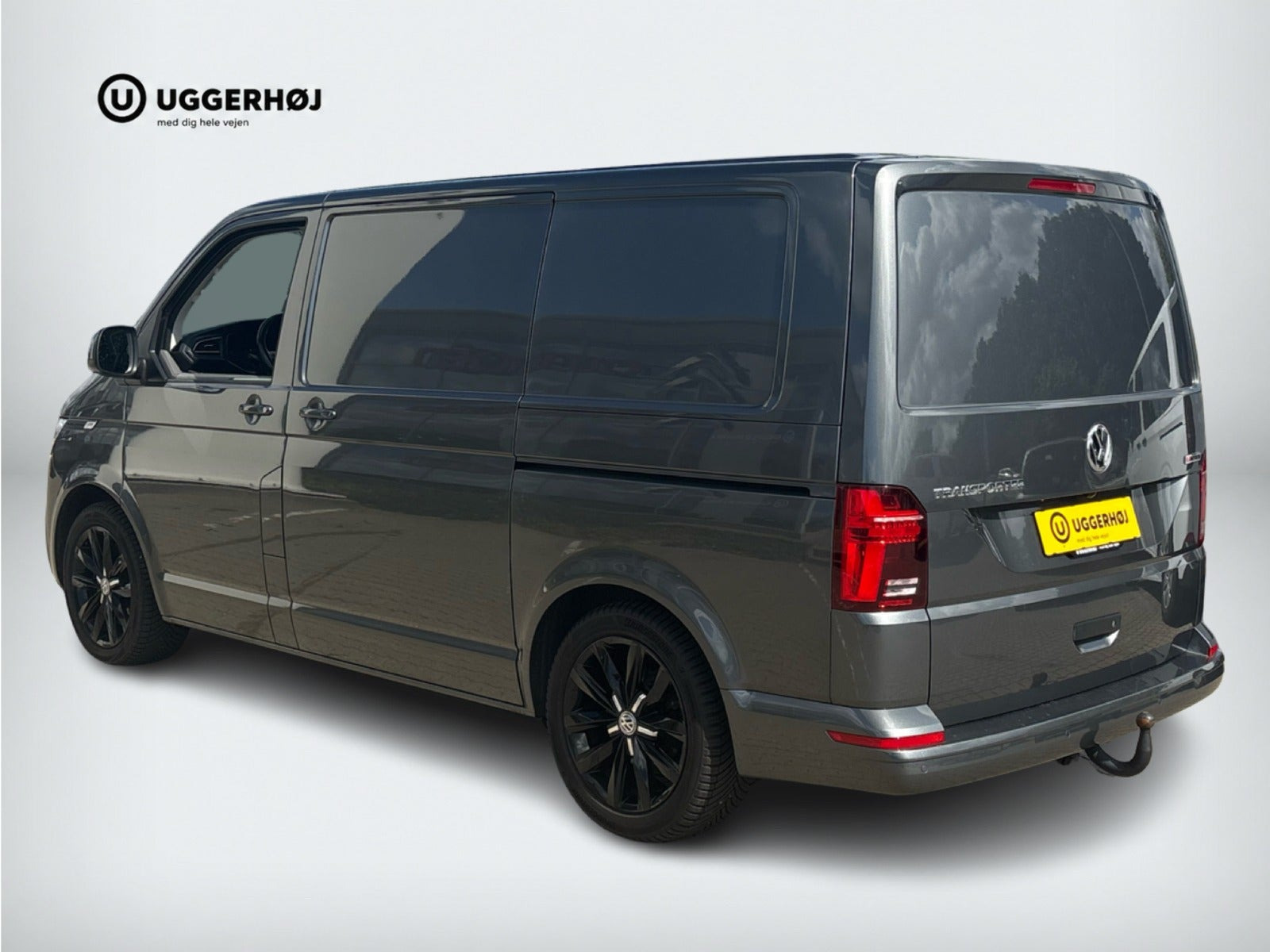 Grå VW Transporter fra 2022