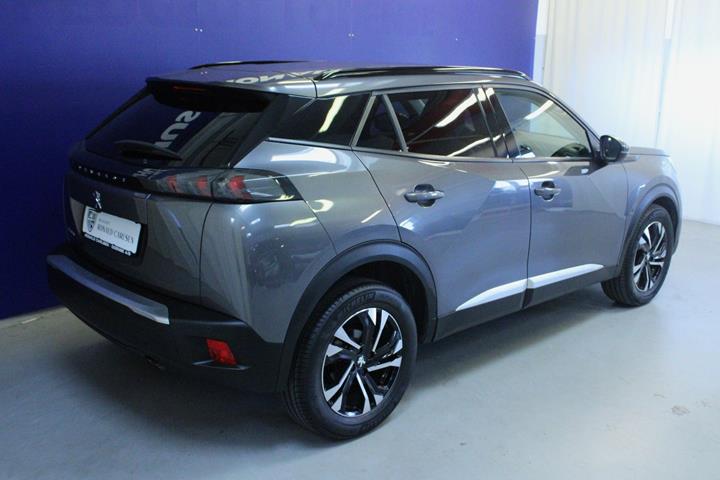 Grå Peugeot 2008 fra 2020