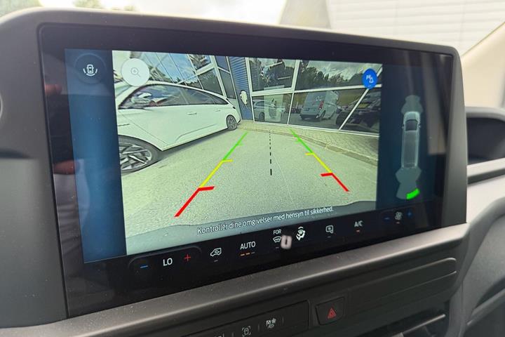 Hvid Ford E-Transit Custom 320 L1 fra 2025
