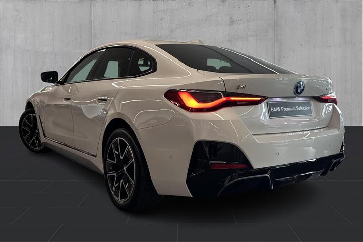 Hvid BMW i4 fra 2025