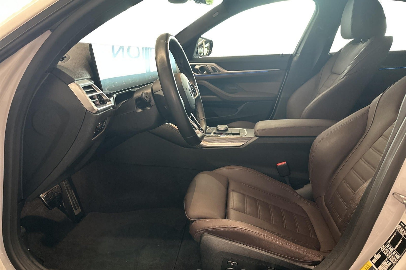 Hvid BMW i4 fra 2025