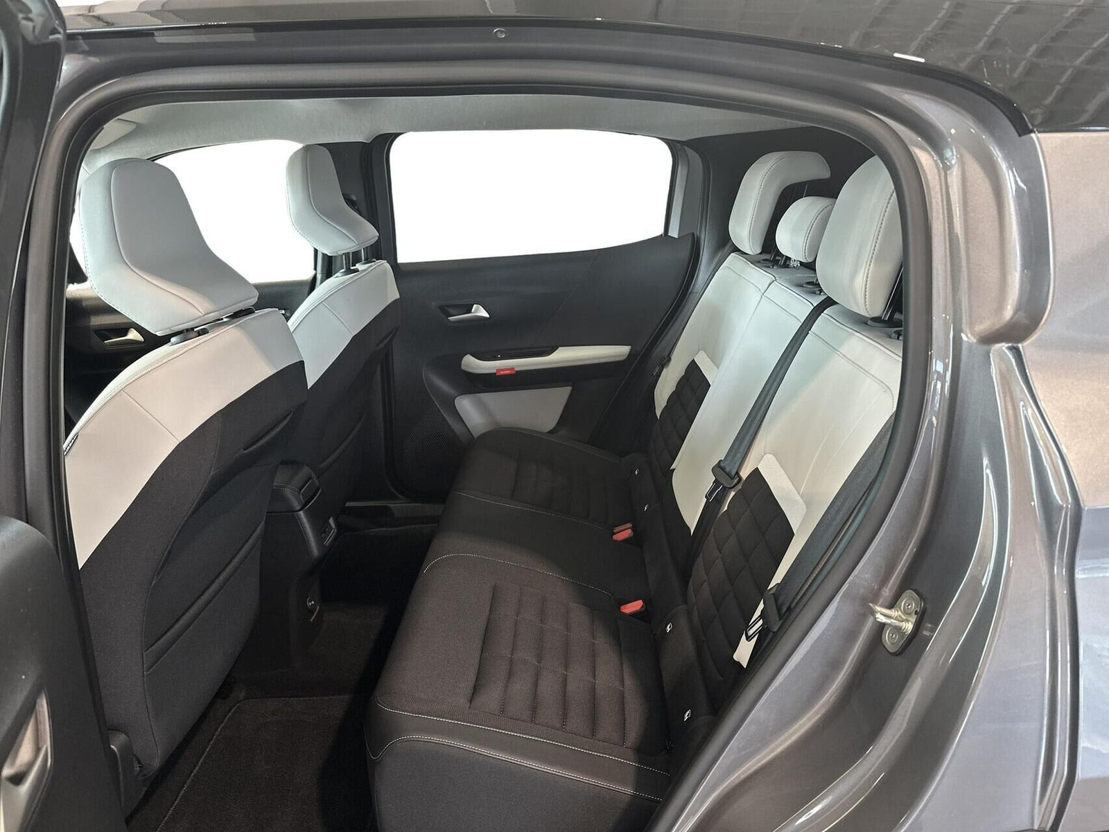Grå Citroën e-C3 Aircross fra 2025