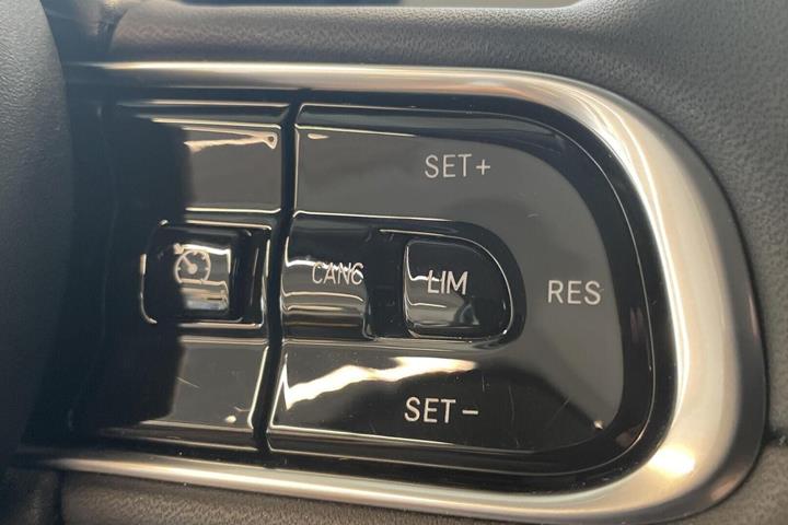 Hvid Fiat 500e fra 2024