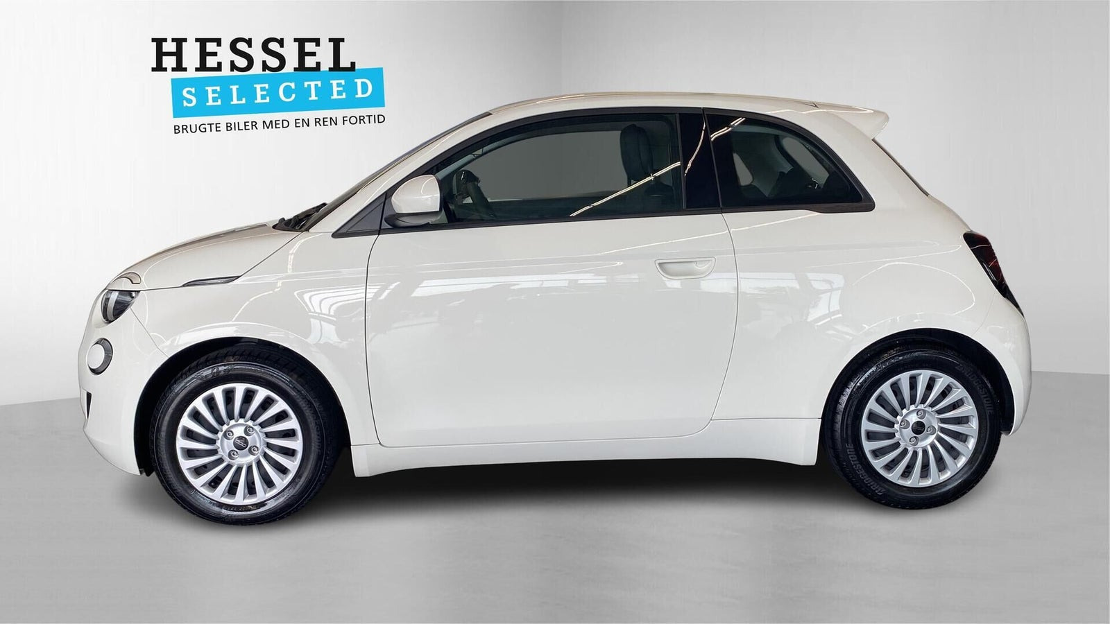 Hvid Fiat 500e fra 2023