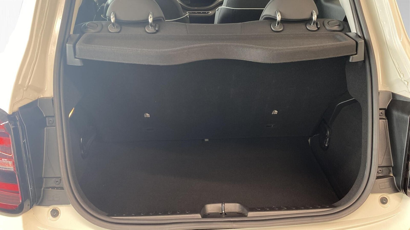 Hvid Fiat 500e fra 2023