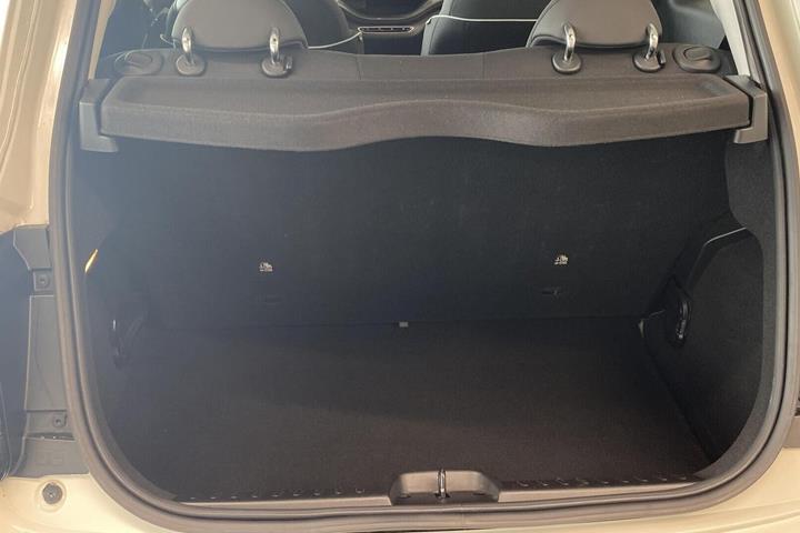 Hvid Fiat 500e fra 2023
