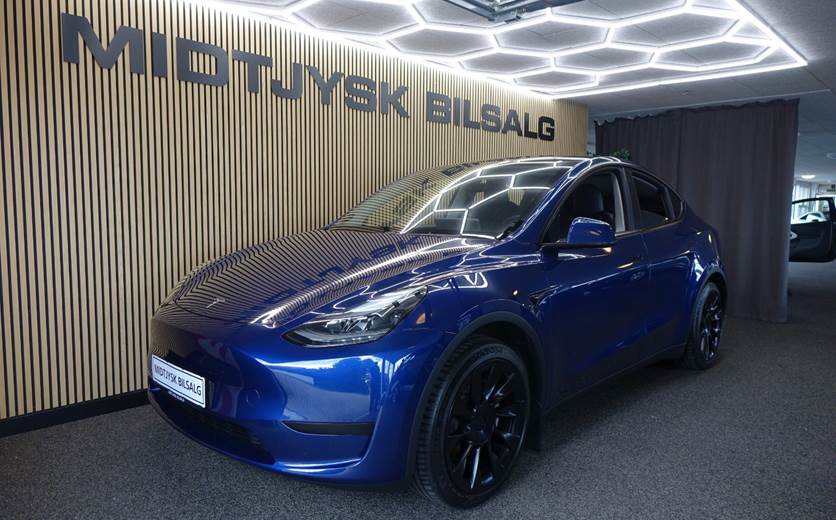 Tesla Model Y RWD