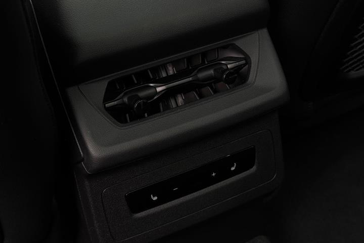 Sort Audi Q6 e-tron fra 2024