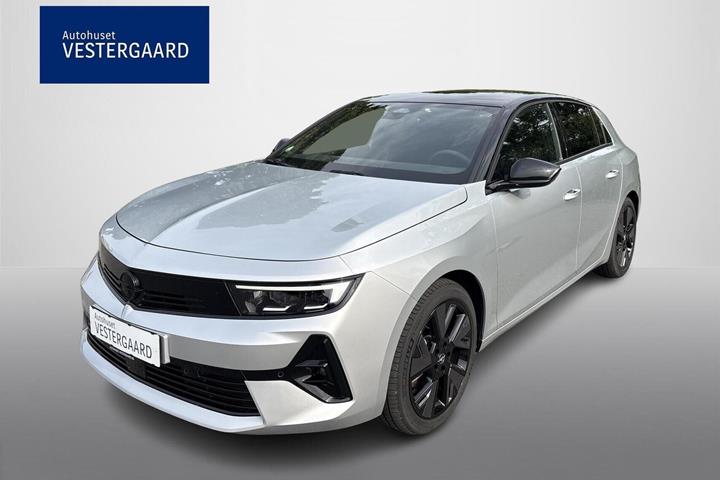Sølv Opel Astra-e fra 2024