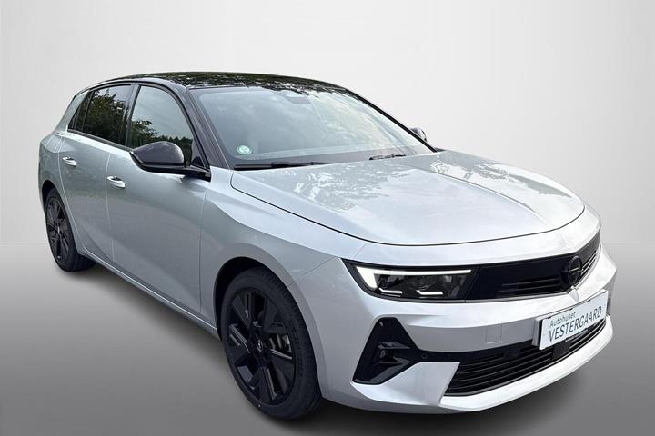 Sølv Opel Astra-e fra 2024