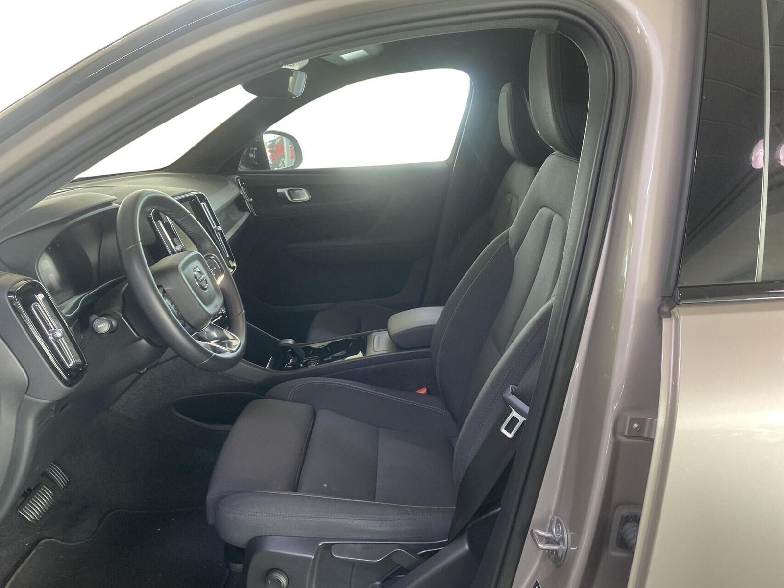 Bronze Volvo XC40 fra 2023