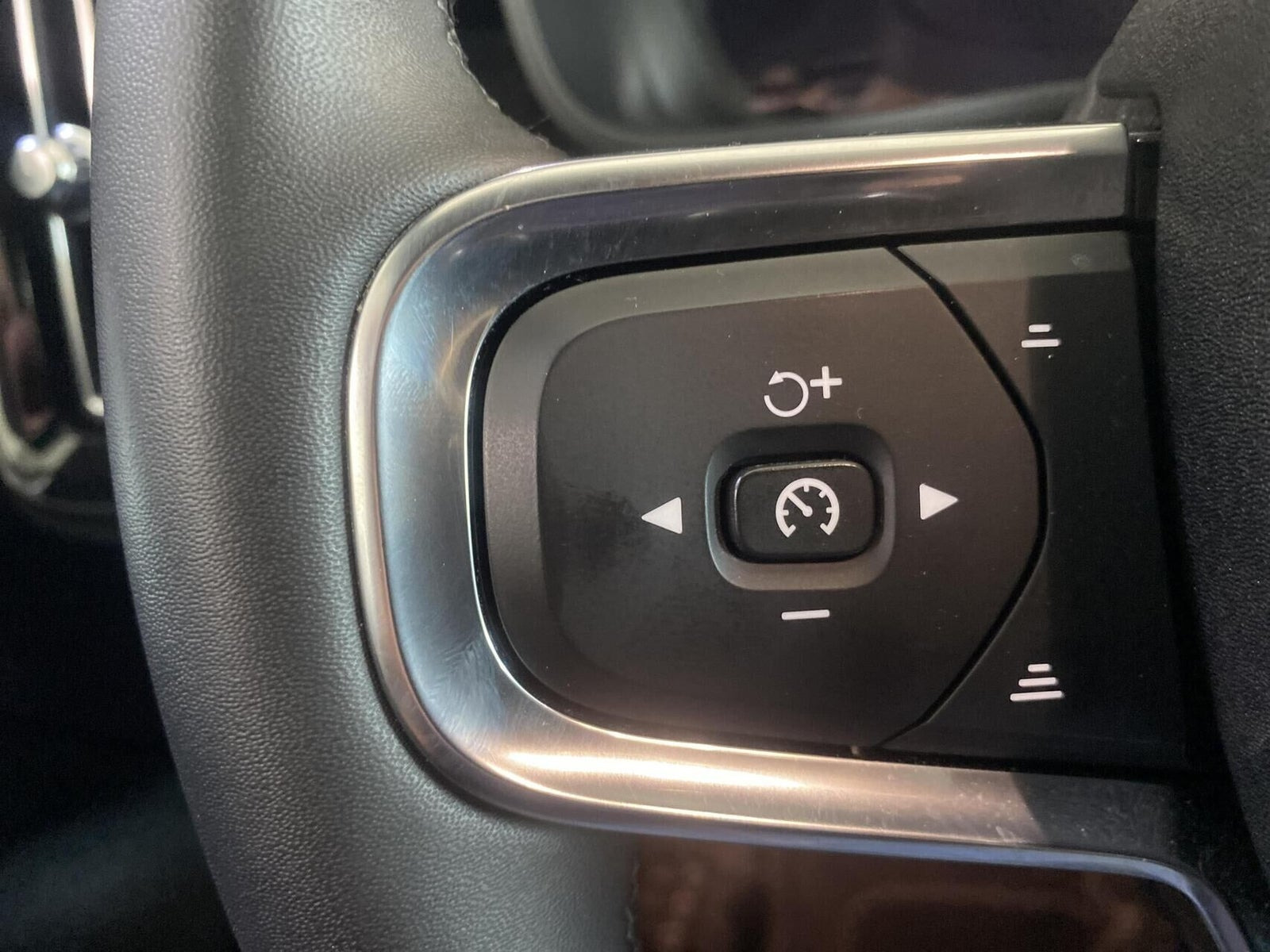 Bronze Volvo XC40 fra 2023