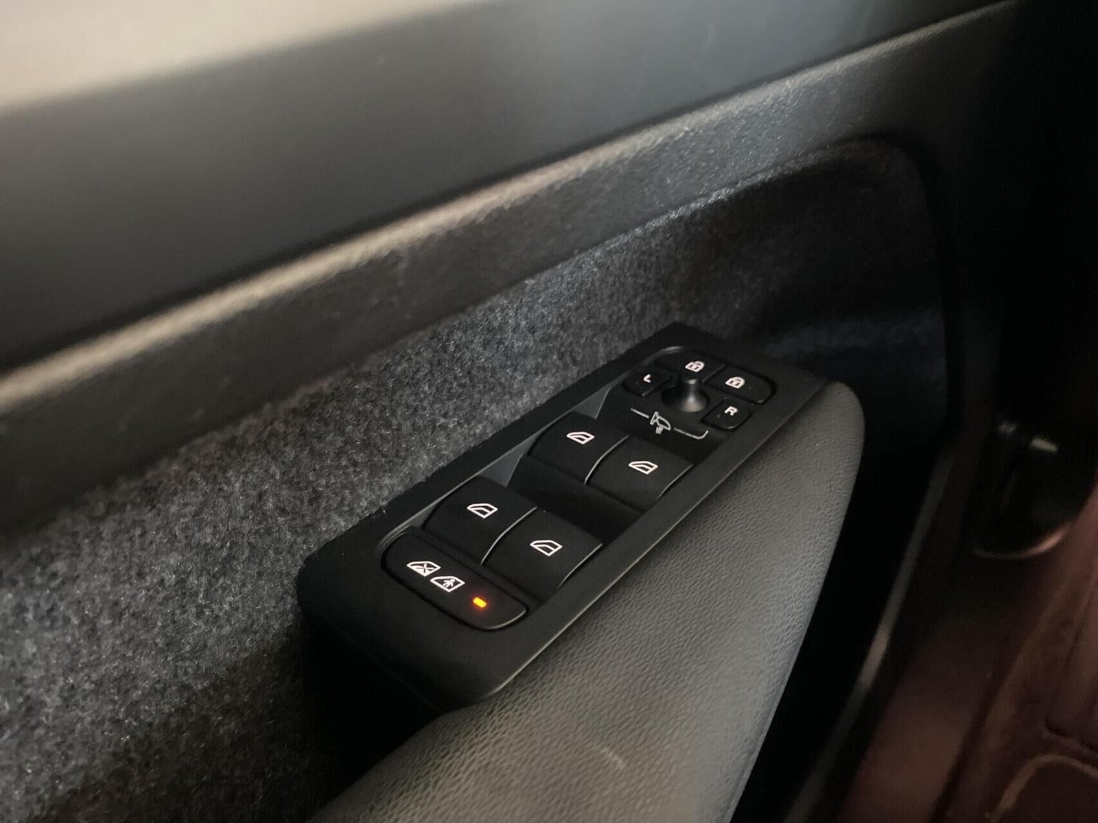 Bronze Volvo XC40 fra 2023