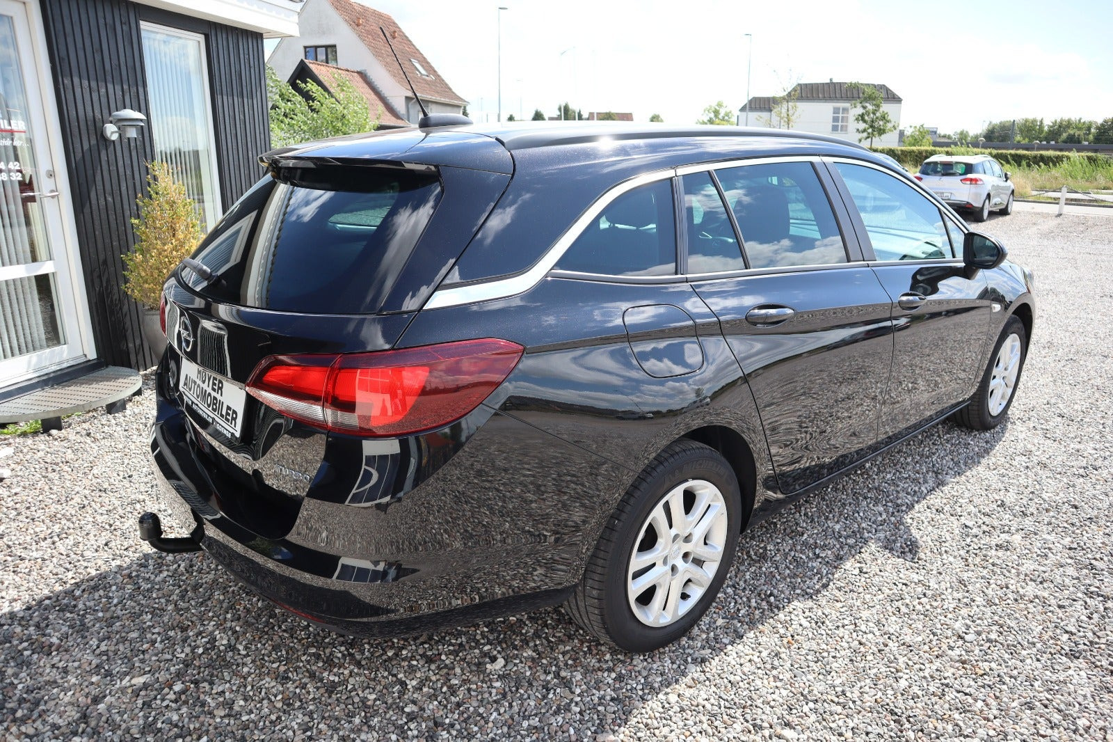 Sort Opel Astra fra 2017