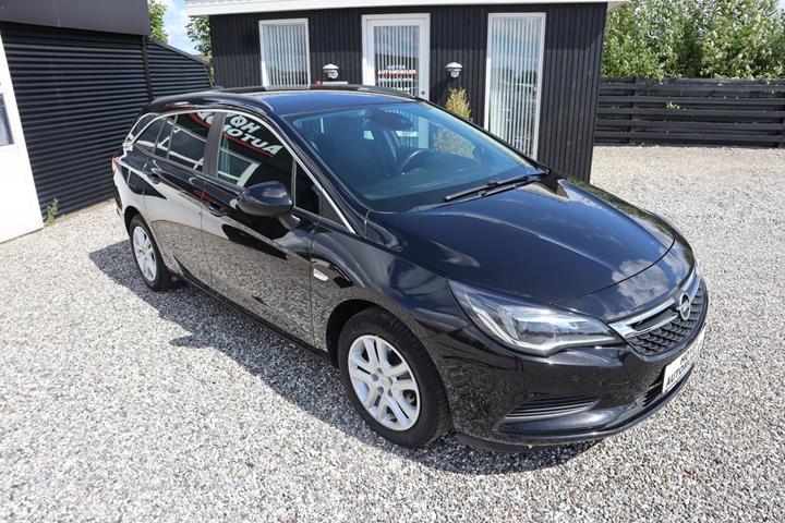 Sort Opel Astra fra 2017