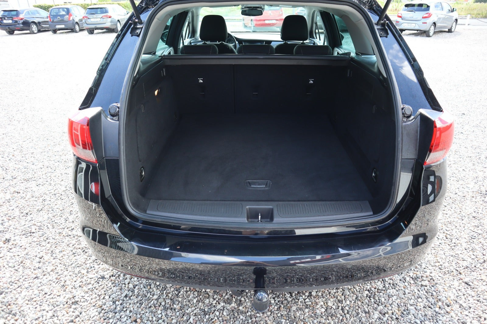 Sort Opel Astra fra 2017