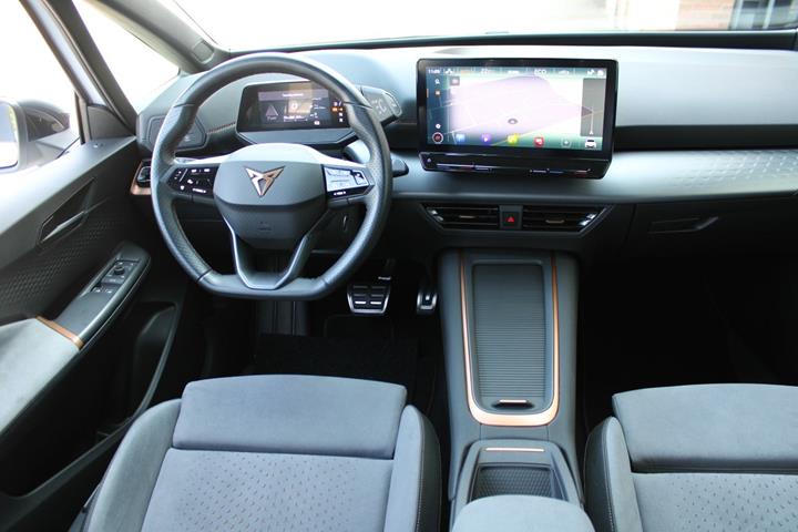 Hvid Cupra Born fra 2024