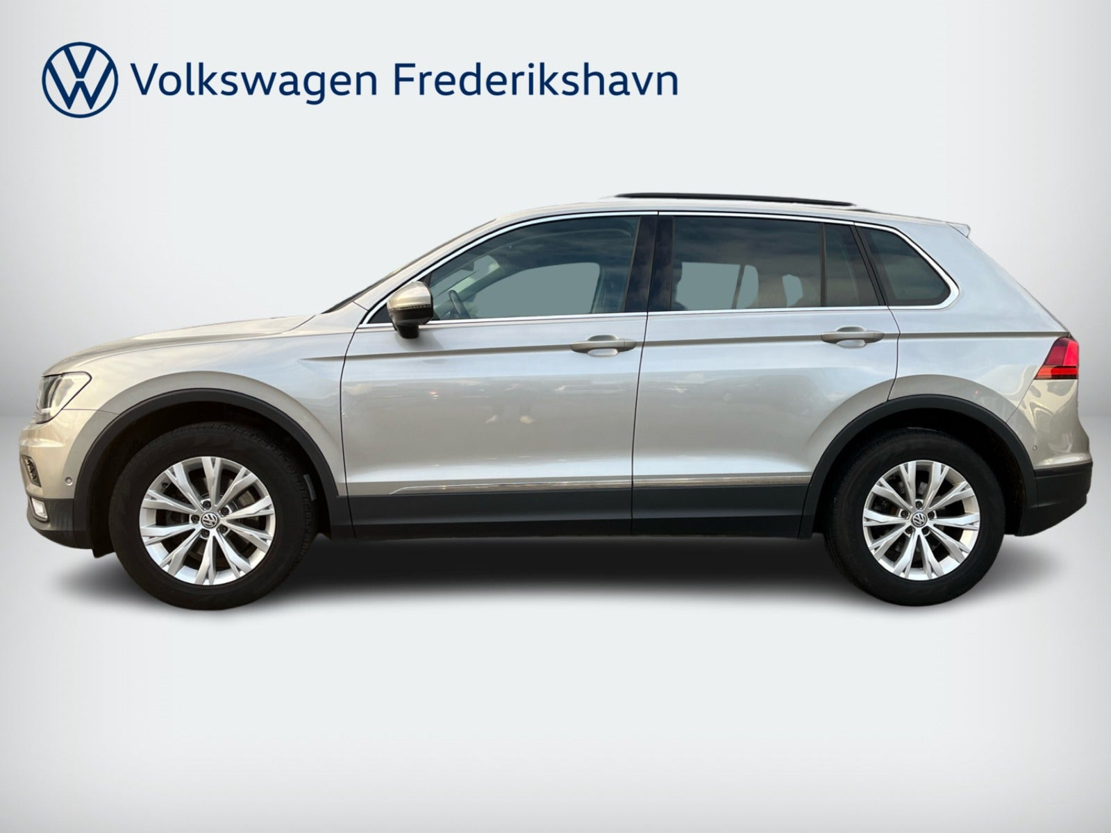 Grå VW Tiguan fra 2017