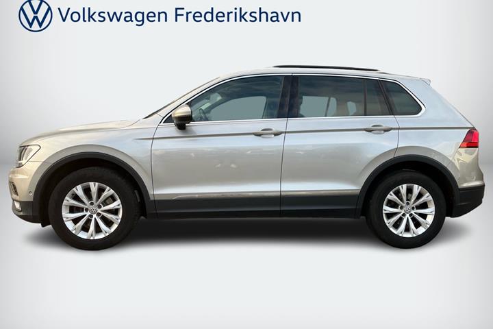 Grå VW Tiguan fra 2017