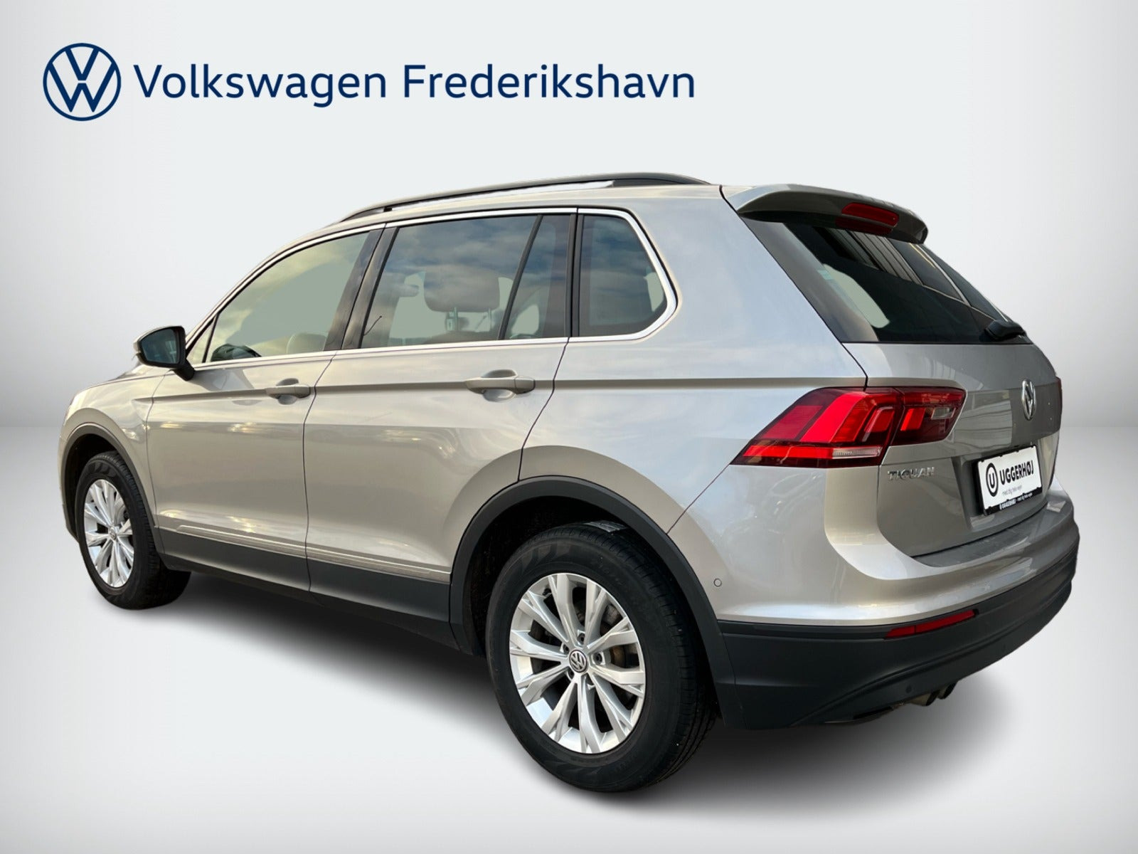 Grå VW Tiguan fra 2017