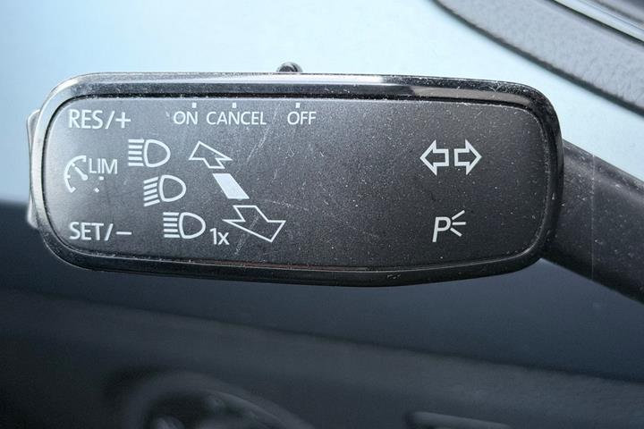 Hvid Seat Arona fra 2019