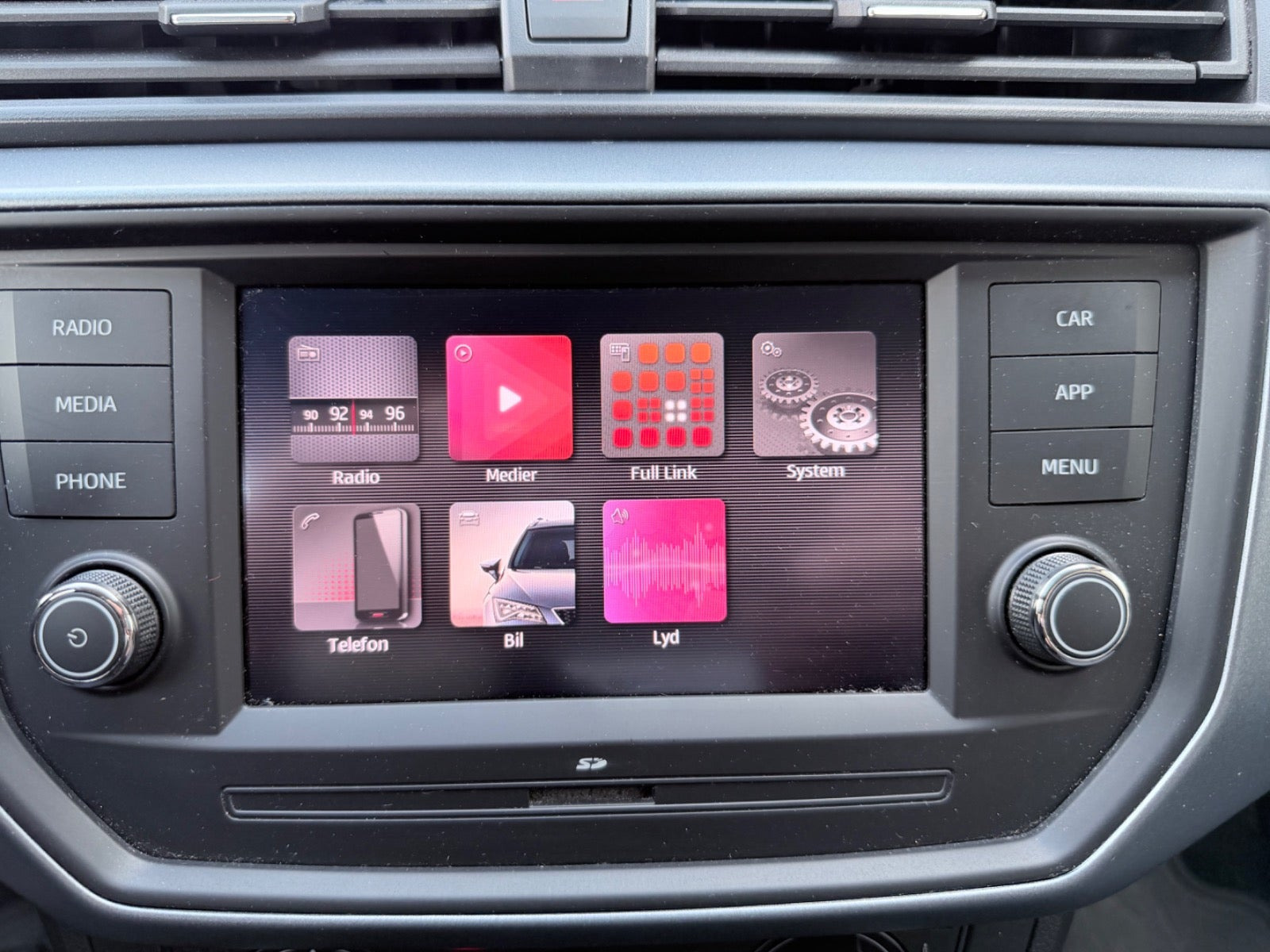 Hvid Seat Arona fra 2019